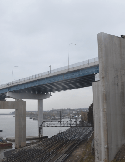 Wire sawing selective bridge demolition project.